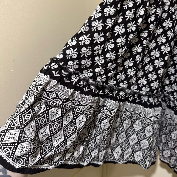 Women’s White Stag Boho Vintage Hippie Black and White Patterned Maxi Skirt 8/10 - Picture 11 of 16